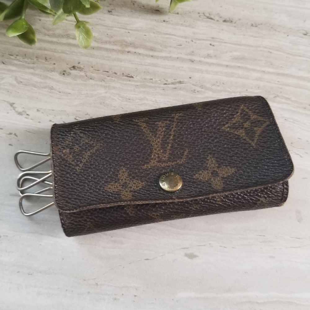 Louis Vuitton Key holder